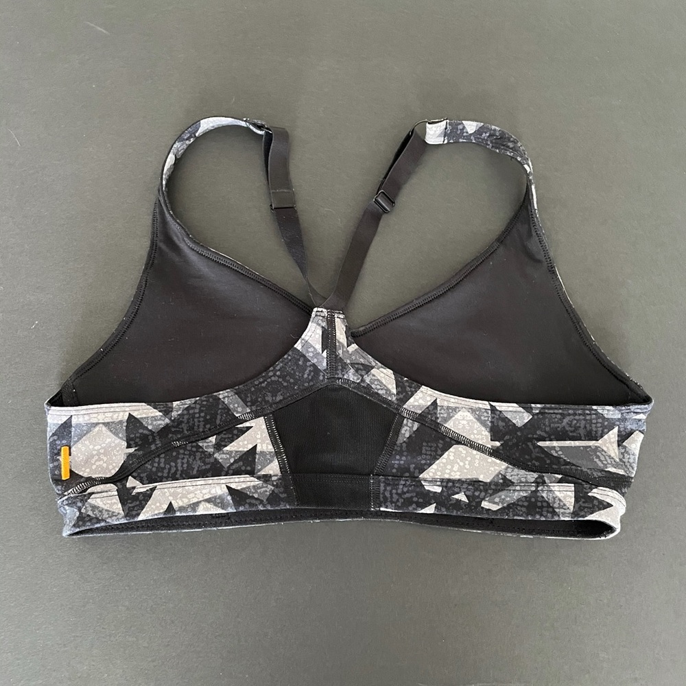 Lucy sports bra
